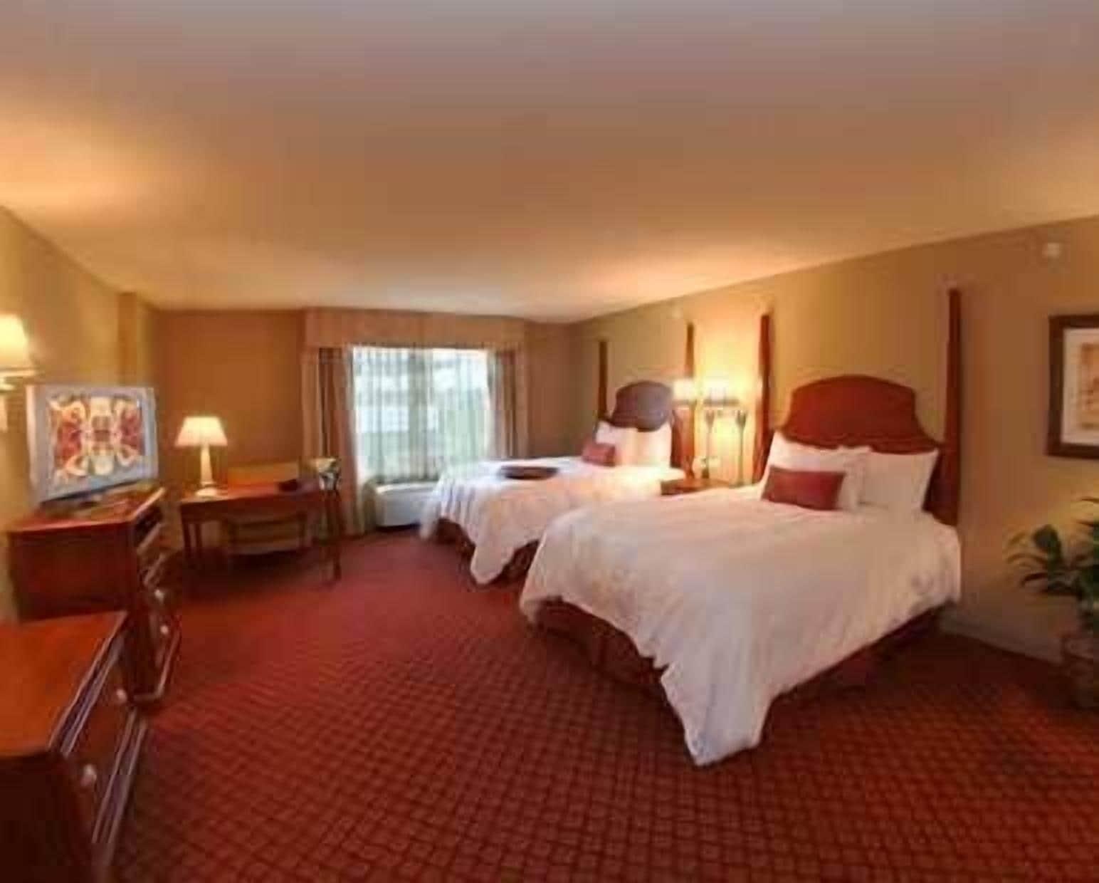 Hampton & Hotel 3*