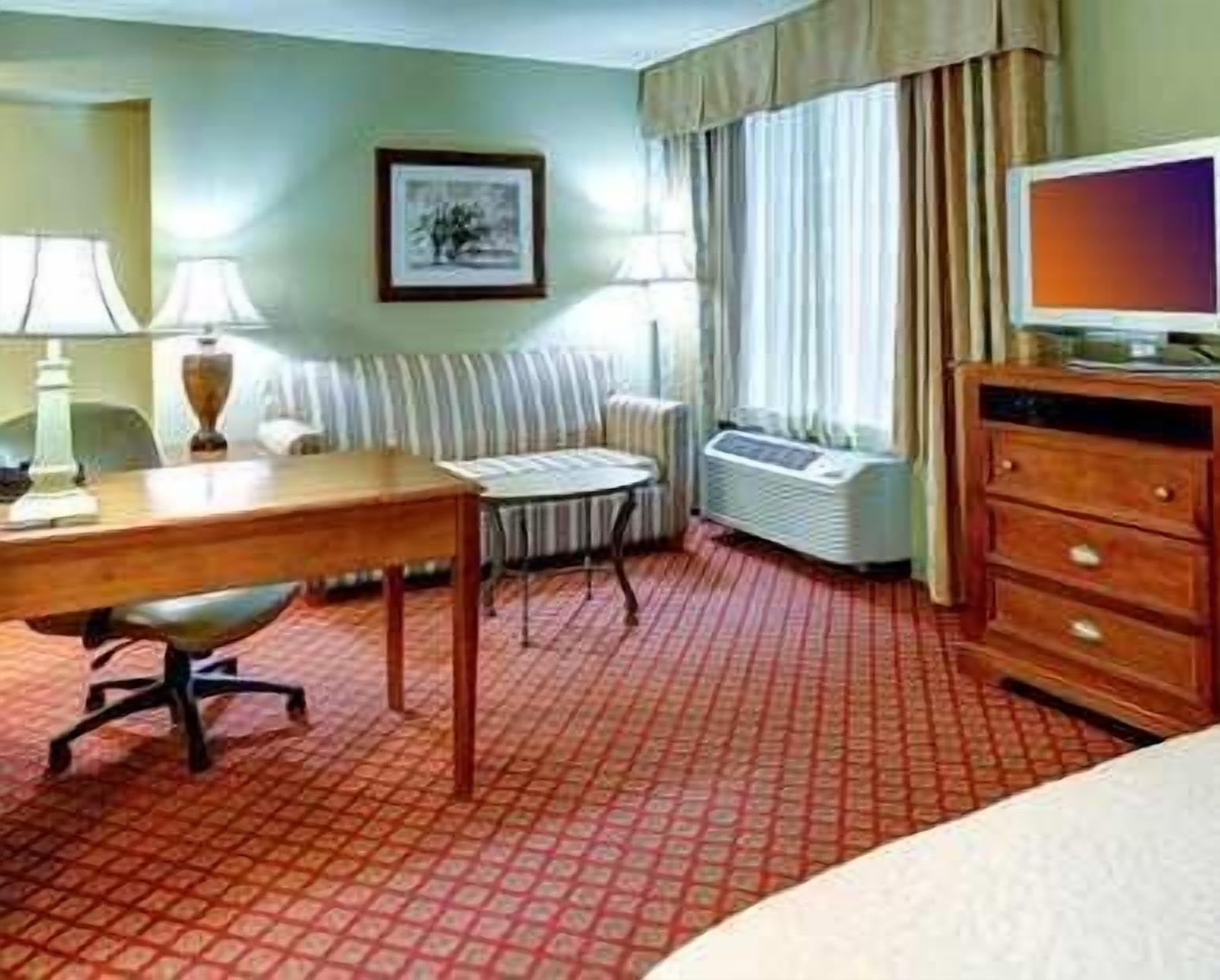 Hotel Hampton &
