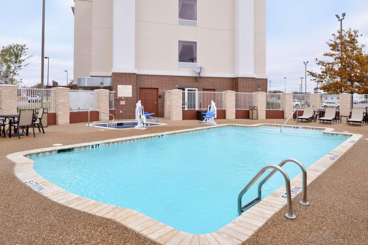 Hotel Hampton & 3*