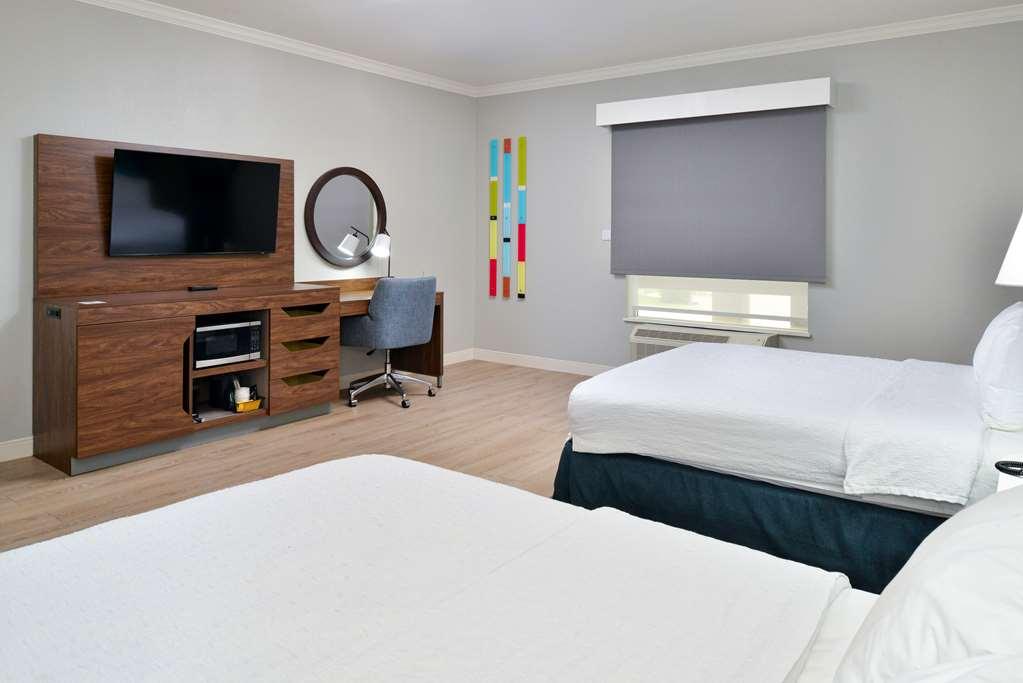 Hampton & Hotel 3*