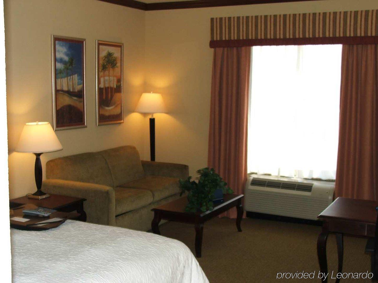 Hampton & Hotel Greenville