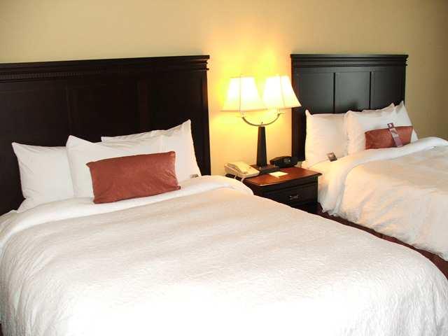 Hampton & Hotel Greenville