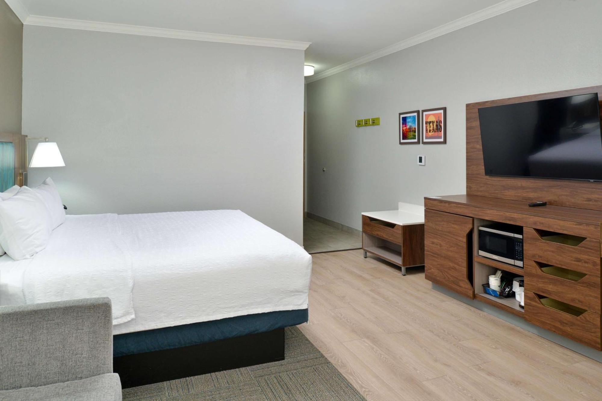 Hampton & Hotel 3*