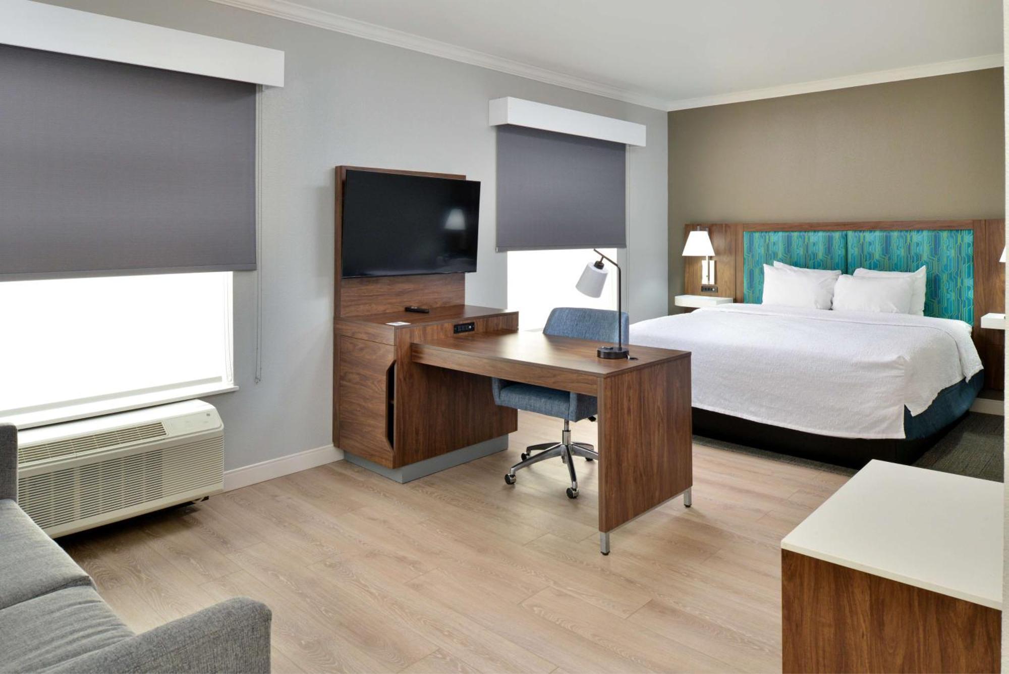 Hotel Hampton & 3*